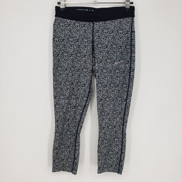 3/$25 Nike Animal Cheetah Print Athletic Leggings XS Dri Fit Active Capri Black - Picture 1 of 8